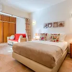 Cozy 2 Bdr W/balcony In By Lovelystay