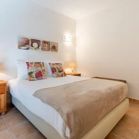 Апартаменты Bright & Spacious 2Br Balcony In Vale Do Lobo By Lovelystay *
