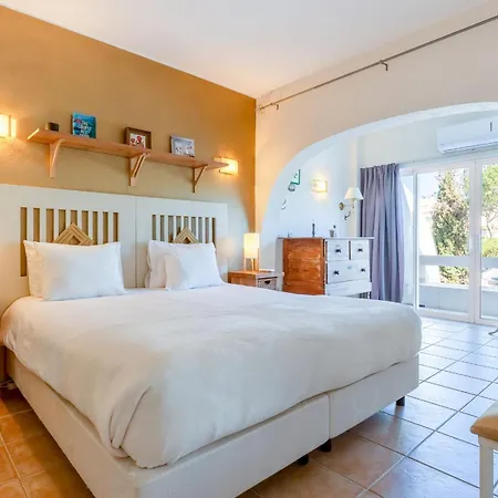 Апартаменты Bright & Spacious 2Br Balcony In Vale Do Lobo By Lovelystay Вале-до-Лобо