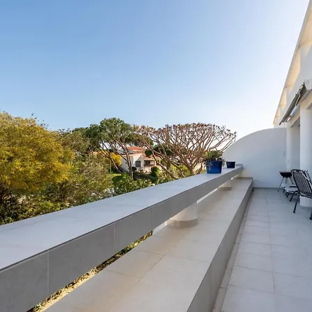 Апартаменты Bright & Spacious 2Br Balcony In Vale Do Lobo By Lovelystay *