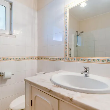 Apartamento Cozy 2 Bdr W/balcony In By Lovelystay *